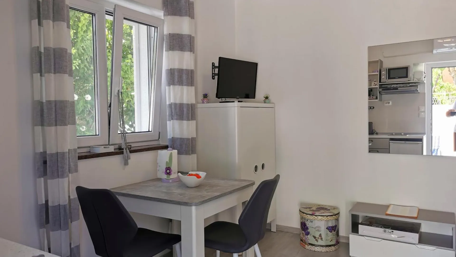 Apartment Adriana Seget Vranjica 0*,